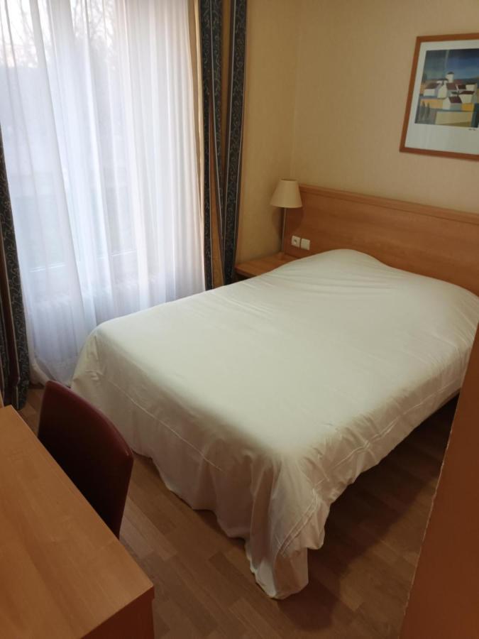Hotel-Restaurant Domaine De La Grande Garenne Neuvy-sur-Barangeon ภายนอก รูปภาพ