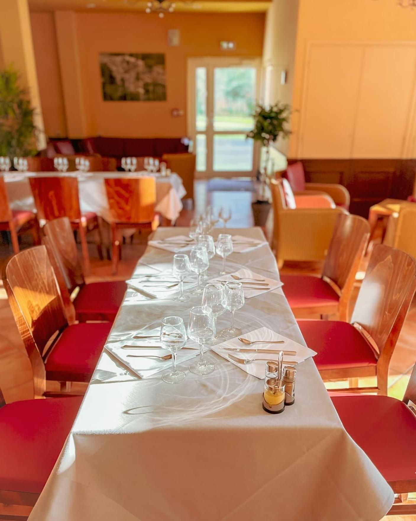 Hotel-Restaurant Domaine De La Grande Garenne Neuvy-sur-Barangeon ภายนอก รูปภาพ